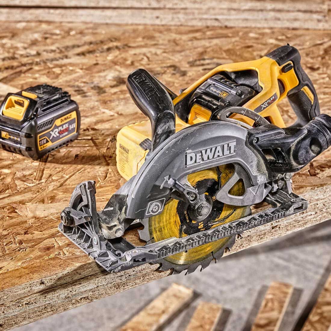 DeWalt DCS577T2-GB 54 V XR FLEXVOLT Hochleistungs 190 mm Handkreissäge inkl. 2x DCB546 Akkus – Produktansicht 7