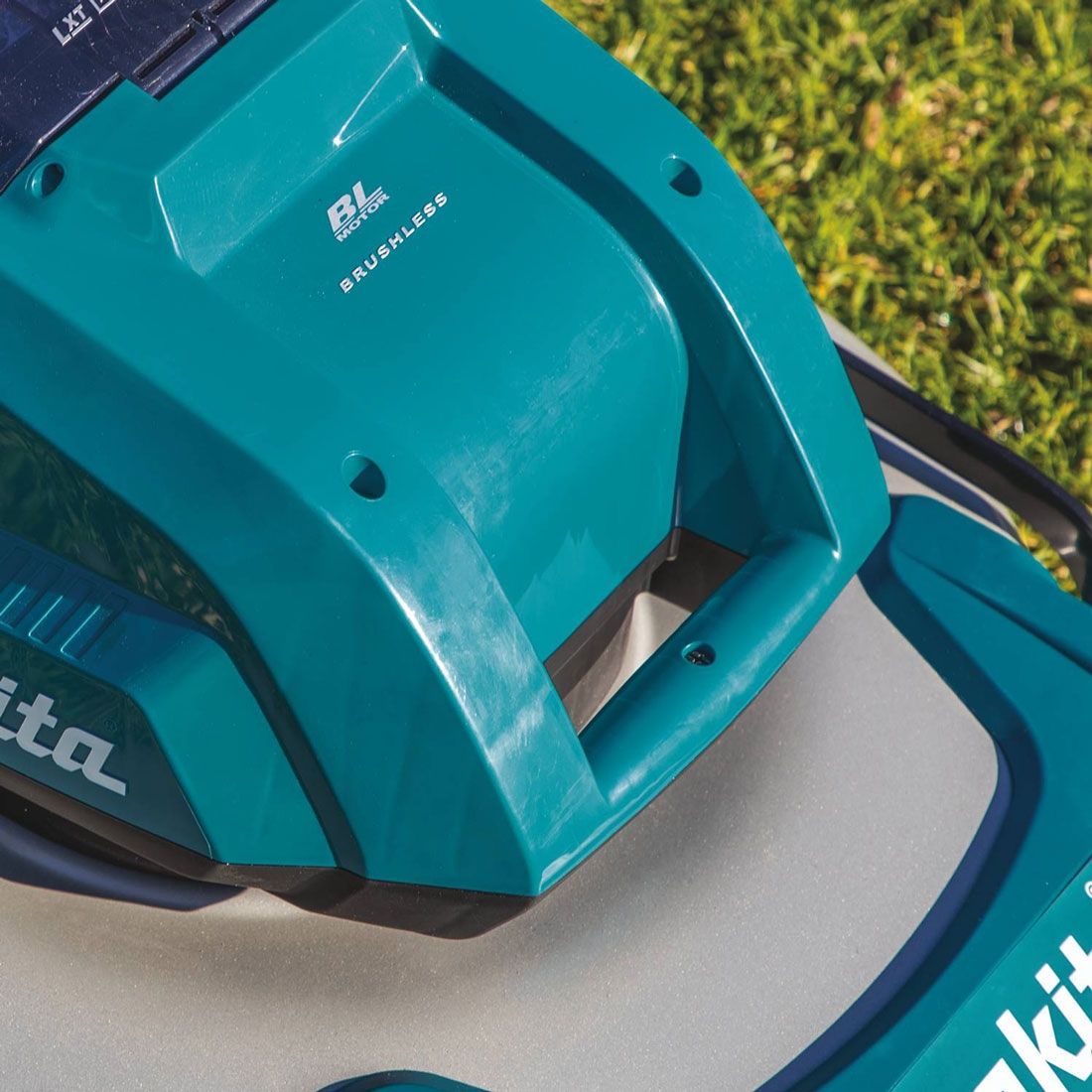 Makita DLM460Z Twin 18 V LXT bürstenlos 36 V Rasenmäher 460 mm ohne Akku und Ladegerät – Produktansicht 5