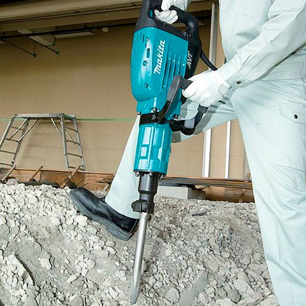 Makita HM1317C 30 mm Hex Abbruchhammer mit AVT 110 V – Produktansicht 3