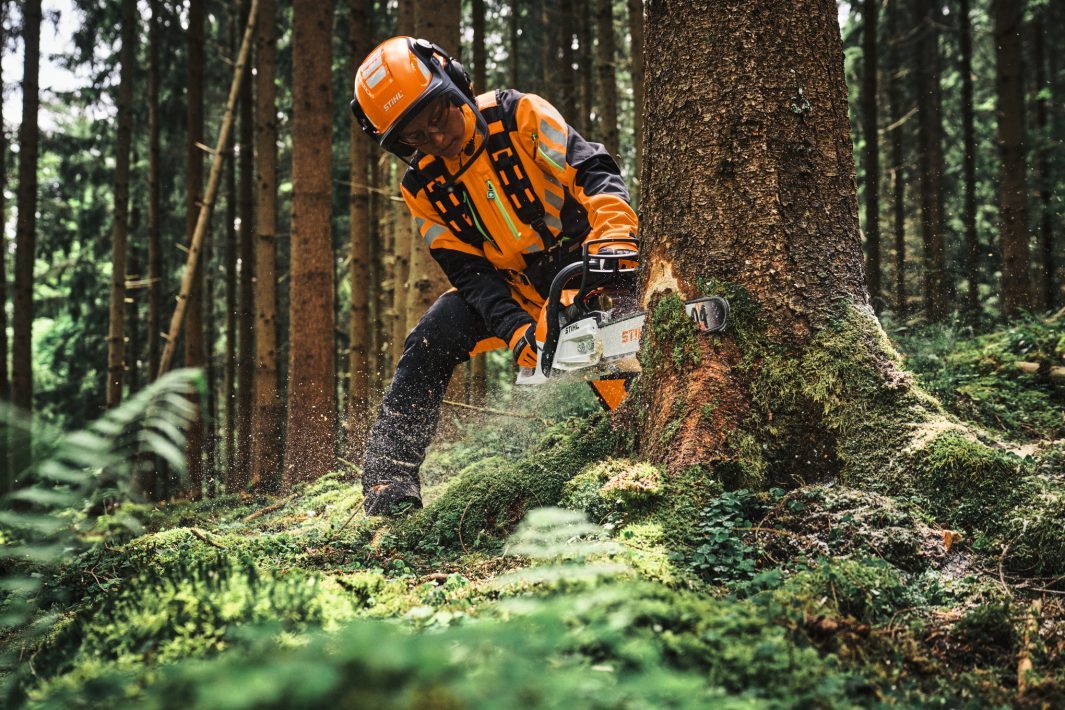 STIHL MS 300 C-M Benzin-Motorsäge | .325″ RS Pro Schneidgarnitur 35 cm – Produktansicht 4