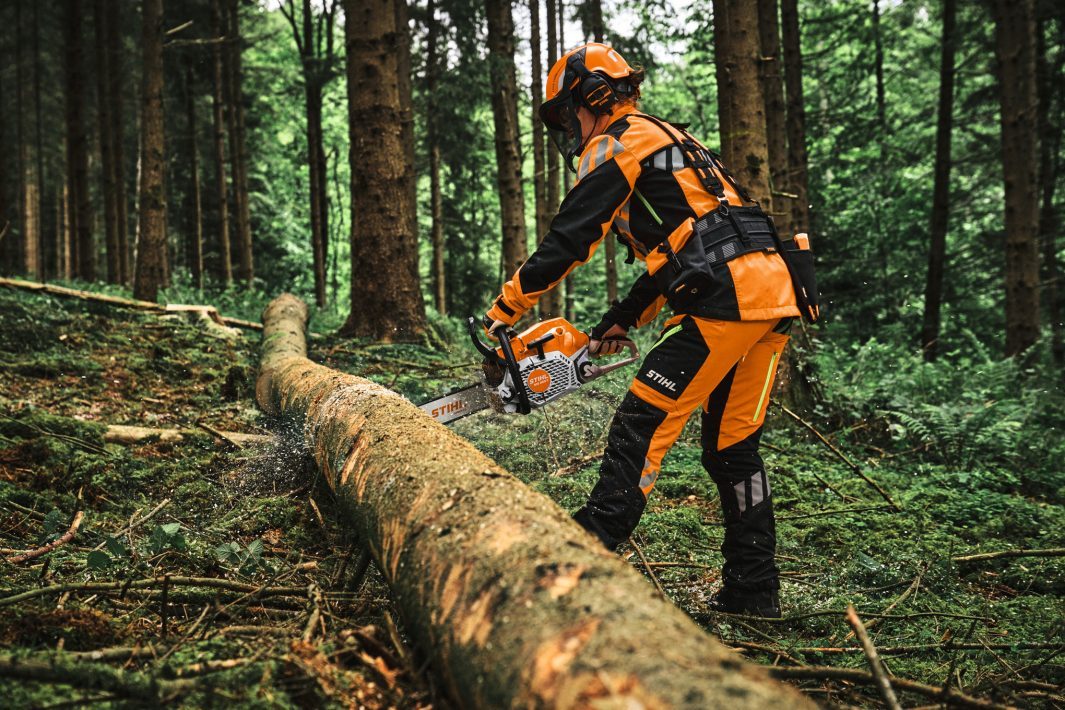 STIHL MS 300 C-M Benzin-Motorsäge | .325″ RS Pro Schneidgarnitur 40 cm – Produktansicht 7